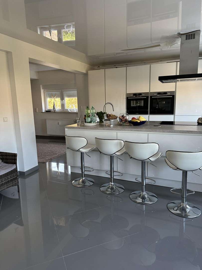 Thumbnail-Wohnung zum Mieten in Leverkusen 1.980,00 € 165 m²