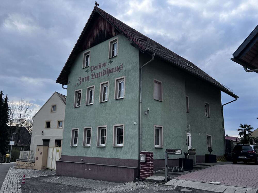 Thumbnail-Haus zum Kaufen in Groitzsch 295.000,00 € 254 m²