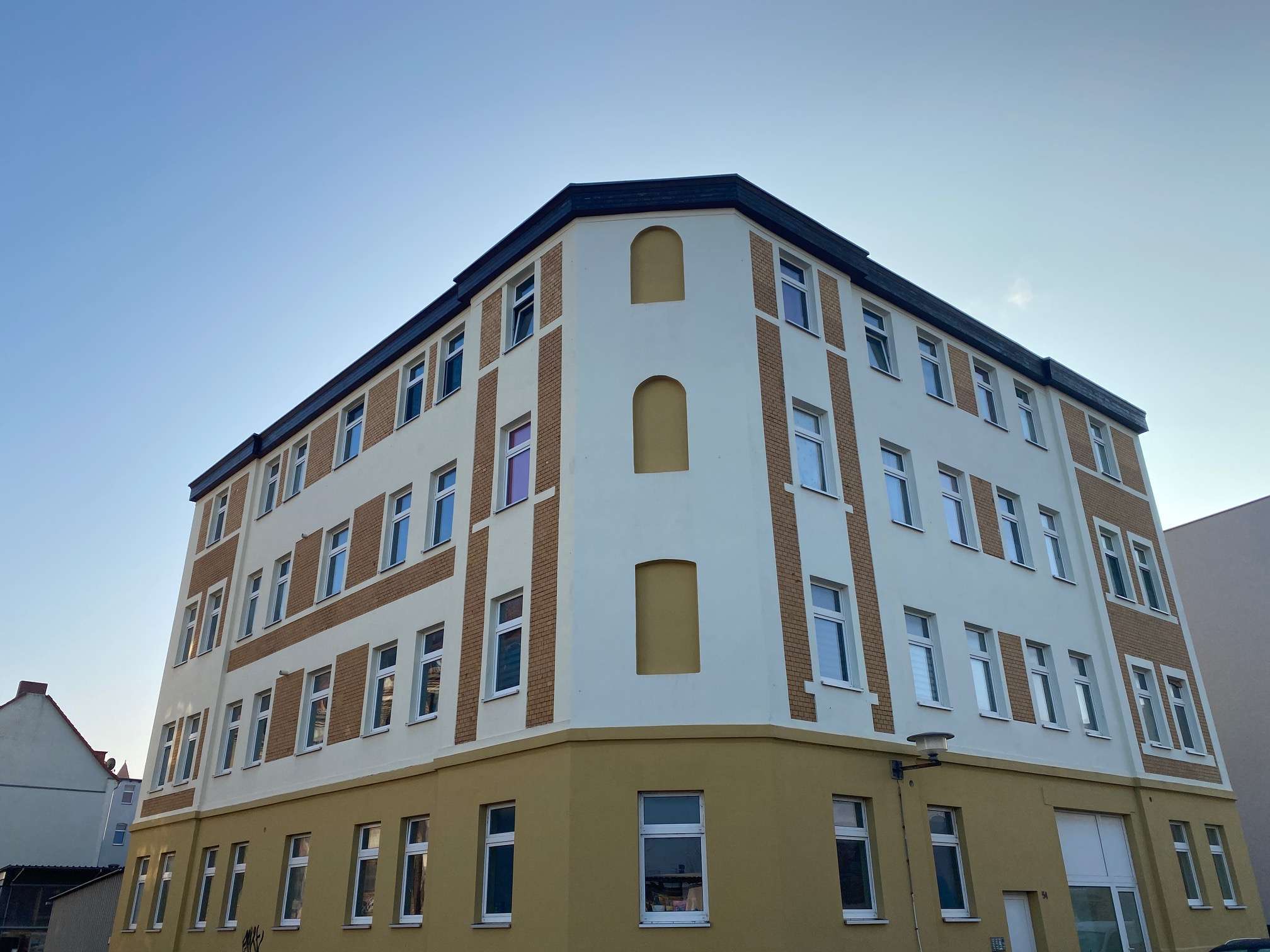 Thumbnail-Wohnung zum Mieten in HalleSaale 270,00 € 32.61 m²