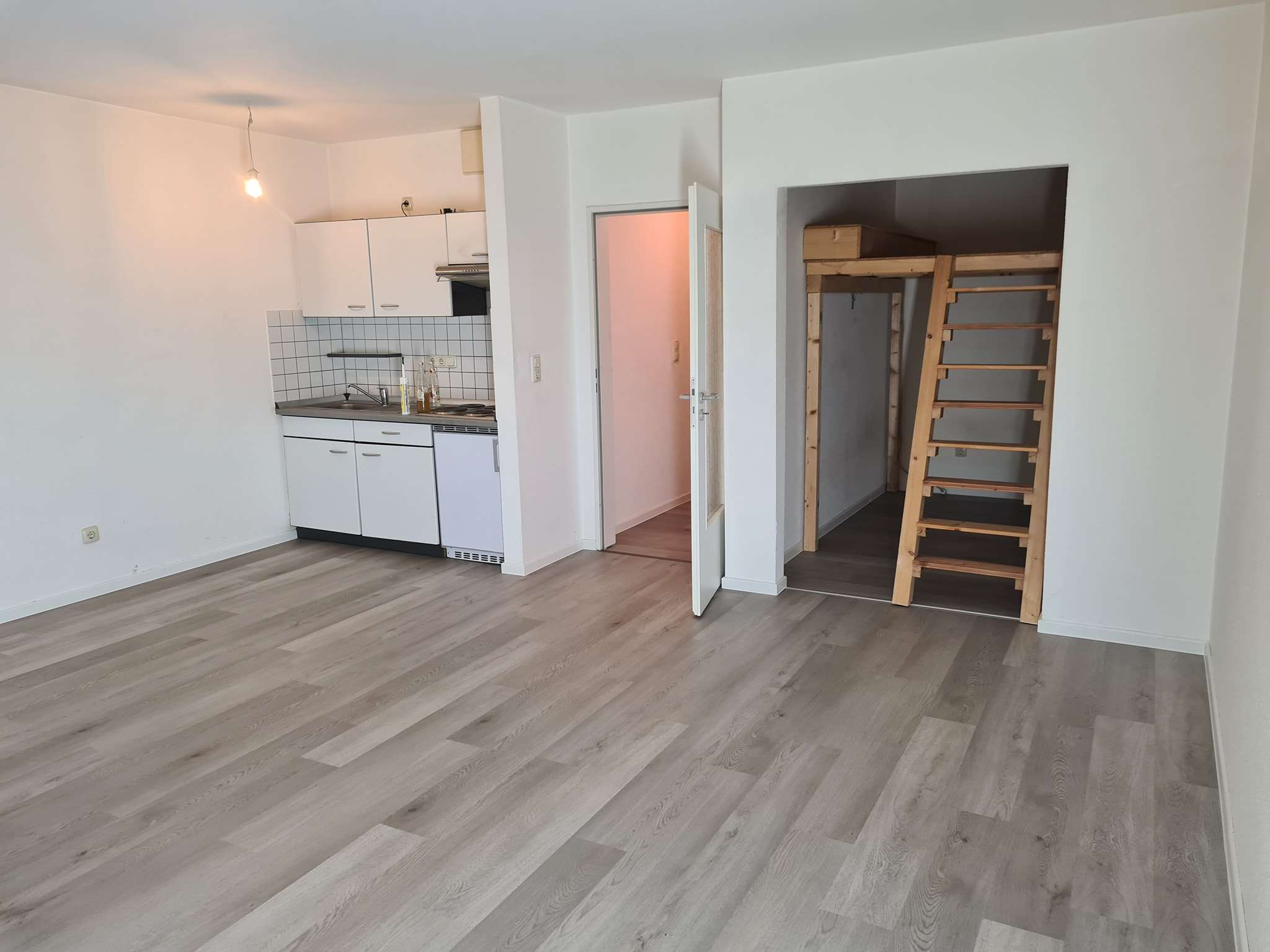 Thumbnail-Wohnung zum Mieten in Hermsdorf 310,00 € 36.94 m²