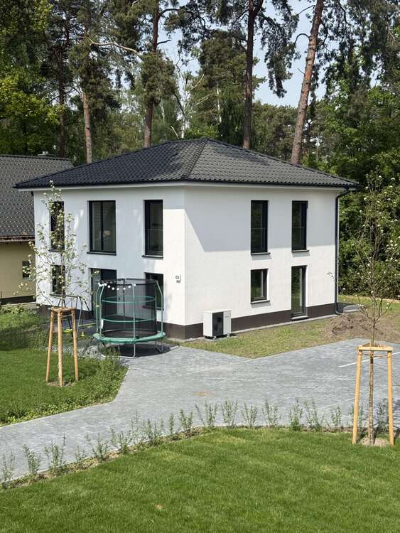 Thumbnail-Haus zum Kaufen in Brandenburg - Blankenfelde-Mahlow 940.000,00 € 153 m²