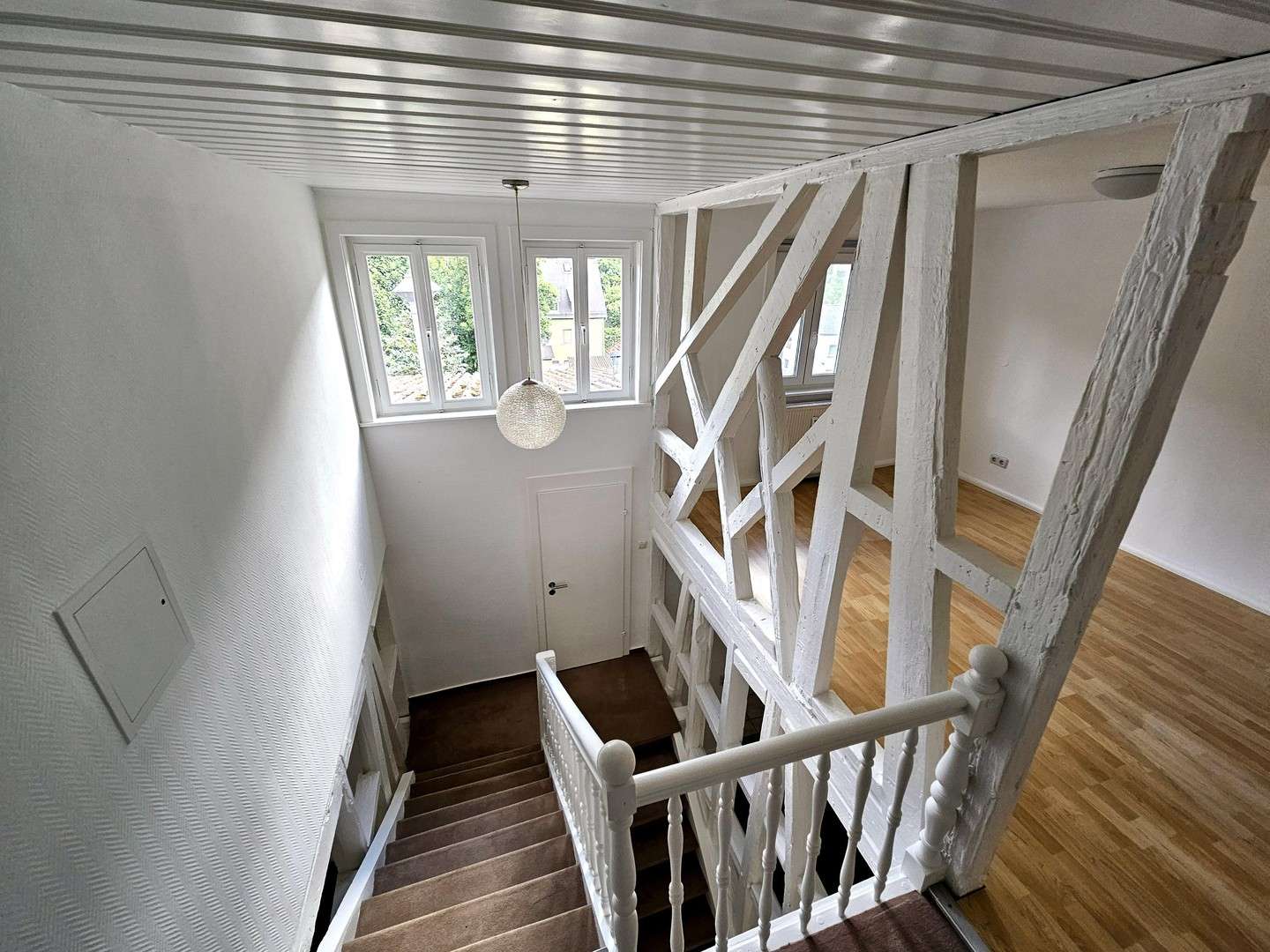 Thumbnail-Wohnung zum Mieten in Schlangenbad 1.380,00 € 145 m²