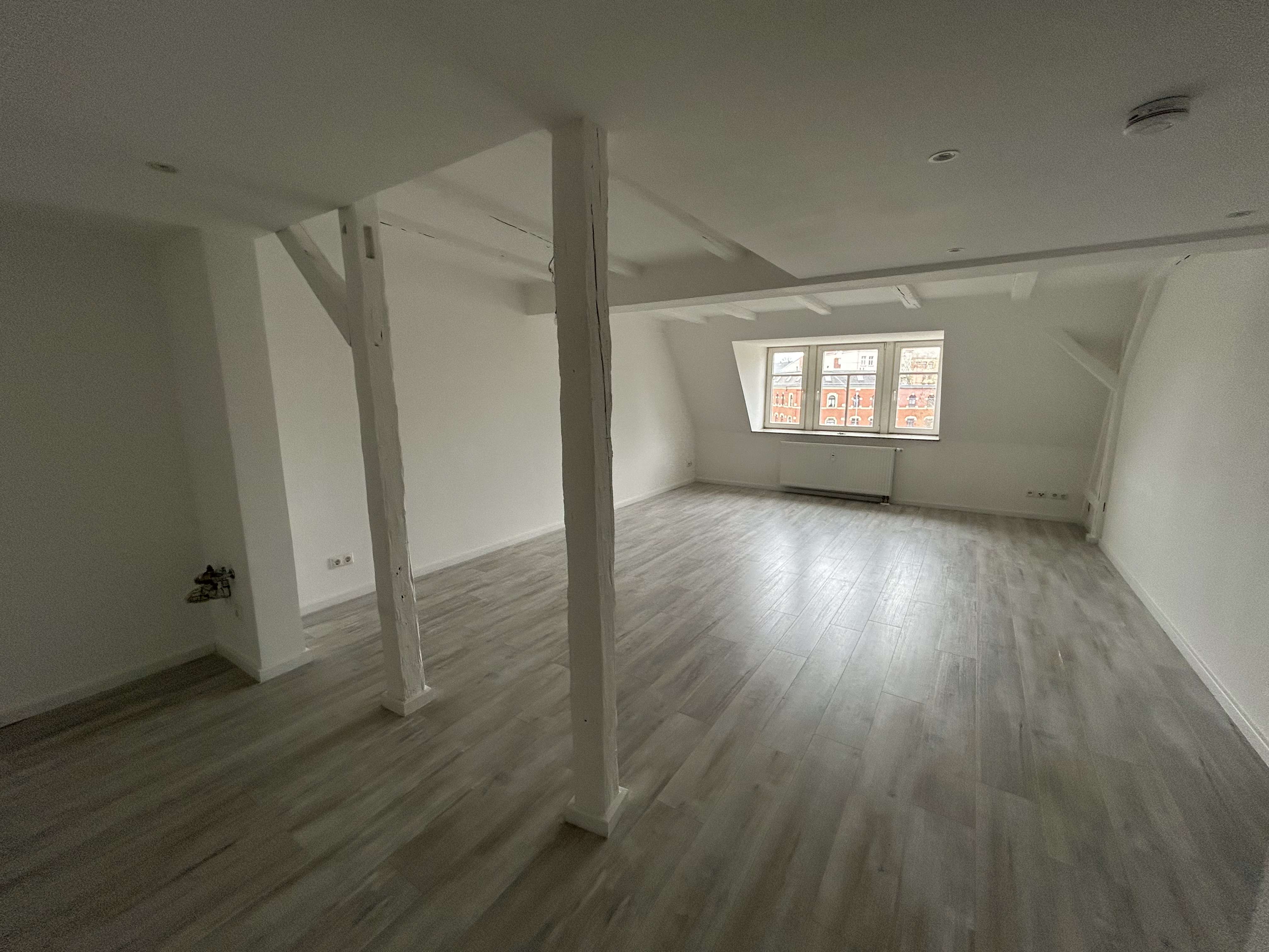 Thumbnail-Wohnung zum Mieten in Zwickau 410,00 € 62.93 m²