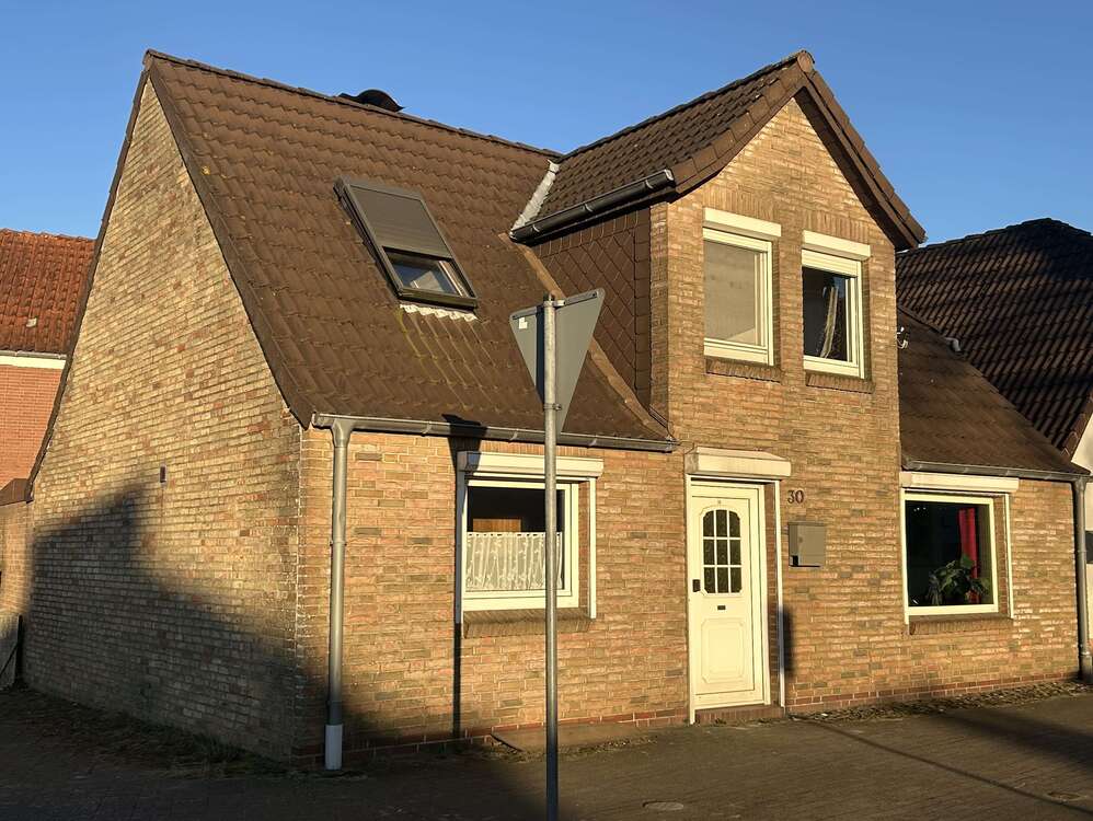 Thumbnail-Haus zum Kaufen in Heide 179.000,00 € 80 m²