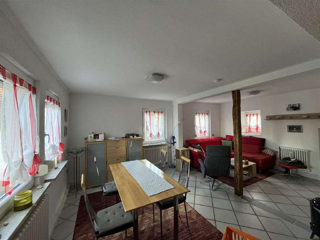 Thumbnail-Haus zum Kaufen in Tauberbischofsheim-Hochhausen 159.000,00 € 110 m²