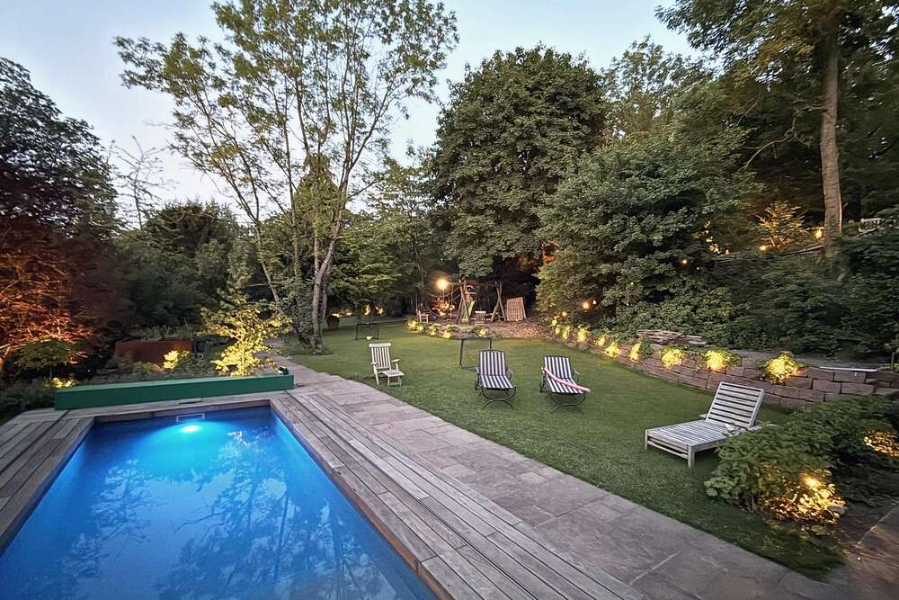 Thumbnail-Haus zum Mieten in Stuttgart 12.000,00 € 220 m²