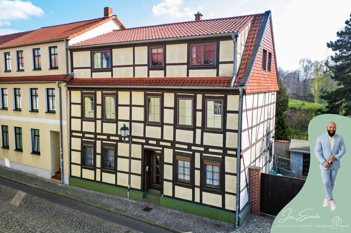 Thumbnail-Haus zum Kaufen in Burg 199.000,00 € 216.19 m²