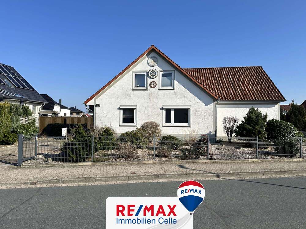 Thumbnail-Haus zum Kaufen in Celle 159.000,00 € 193 m²