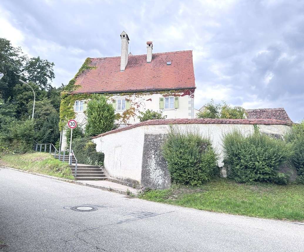 Thumbnail-Haus zum Kaufen in Ingolstadt 450.000,00 € 210 m²