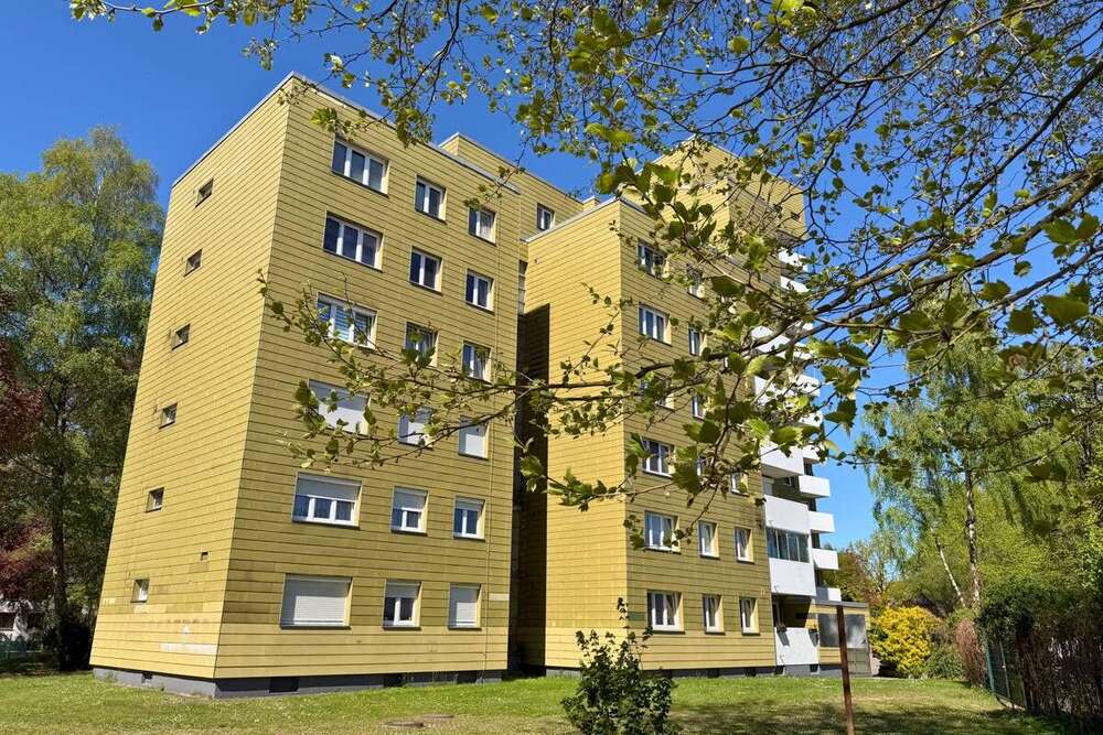 Thumbnail-Wohnung zum Kaufen in Delmenhorst 115.000,00 € 74.08 m²
