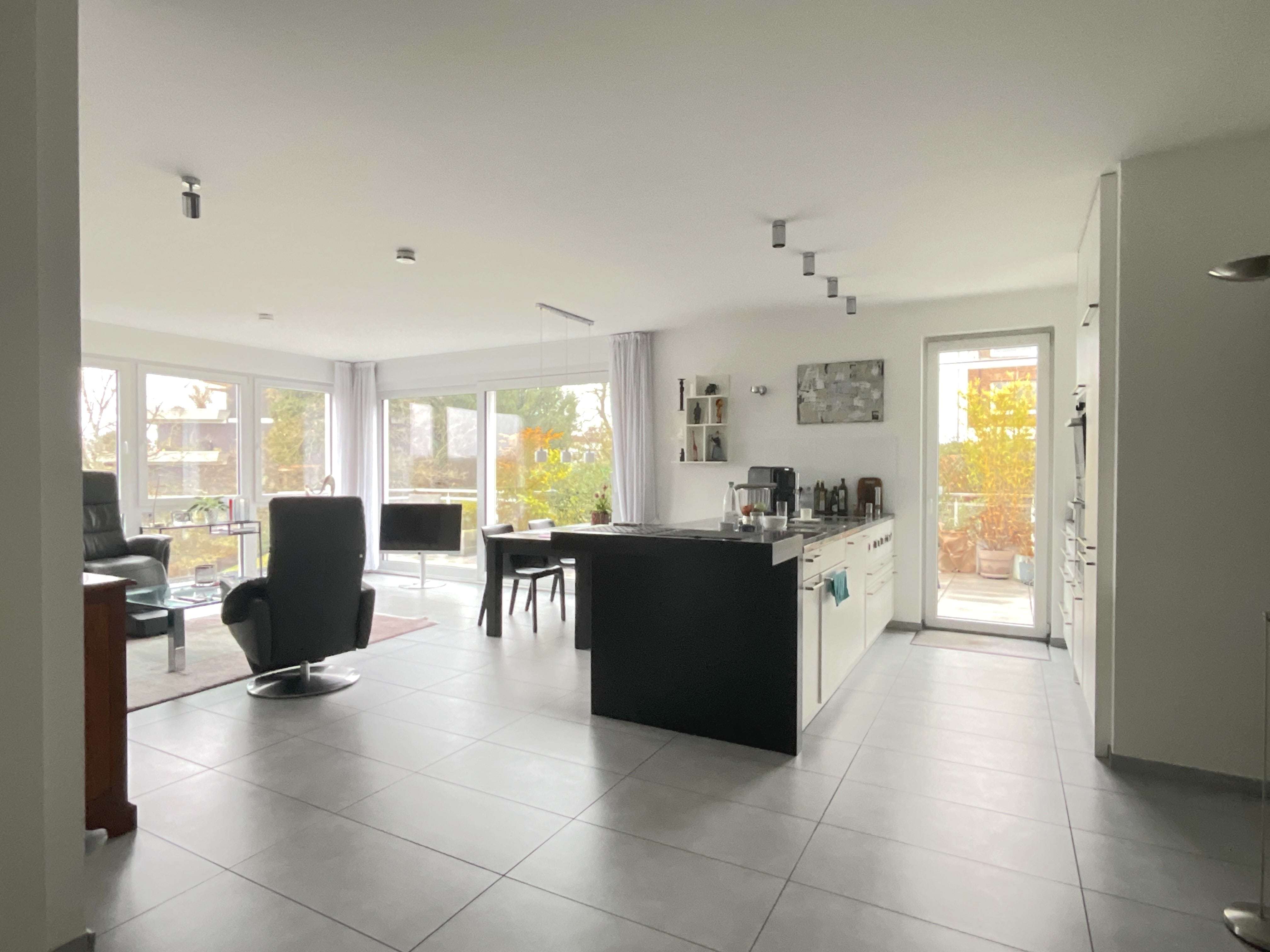 Thumbnail-Wohnung zum Mieten in Düsseldorf 2.250,00 € 133 m²
