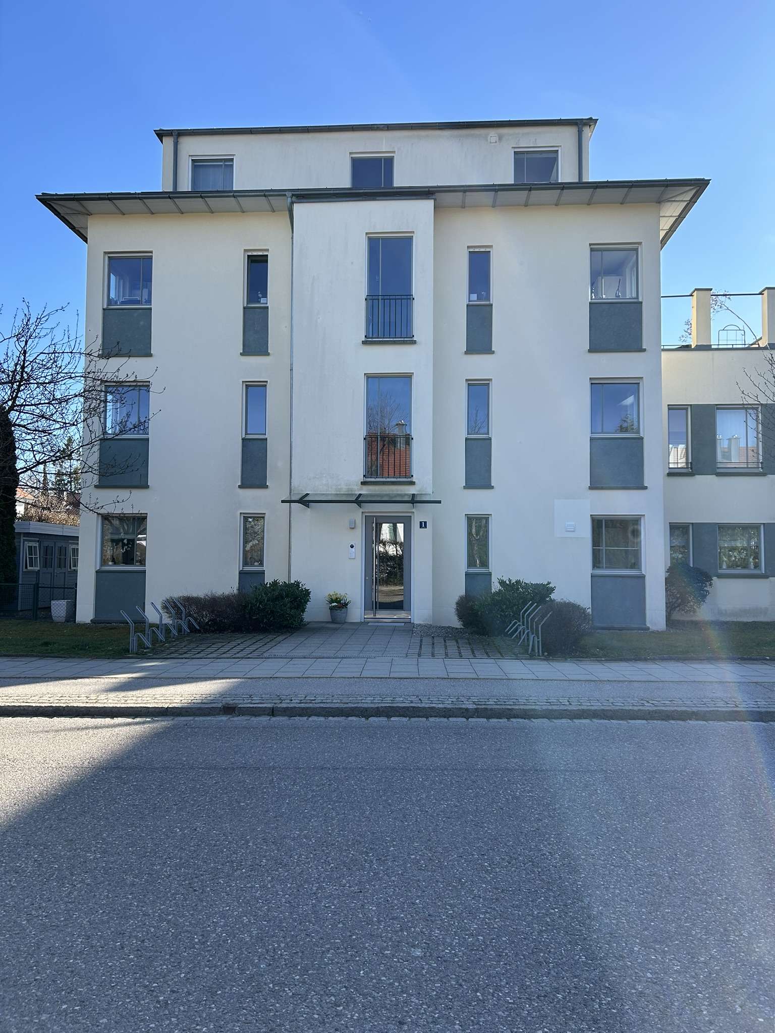 Thumbnail-Wohnung zum Kaufen in Pullach 1.100.000,00 € 140 m²