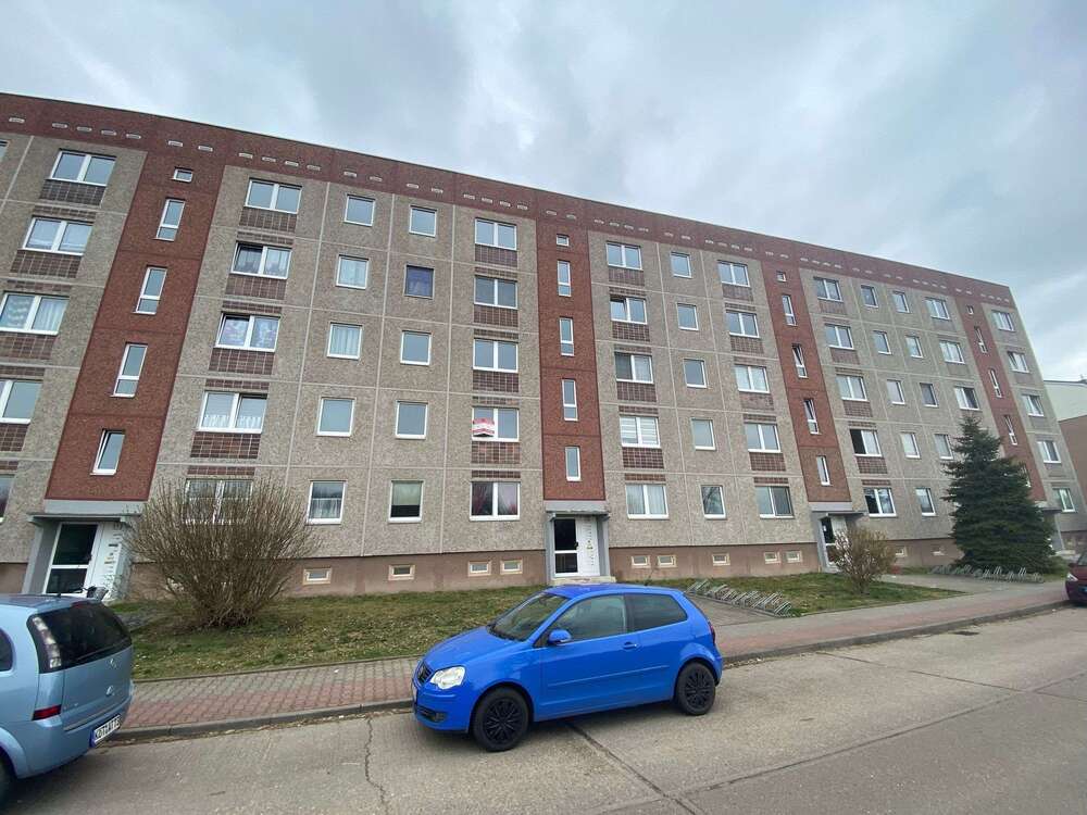 Thumbnail-Wohnung zum Mieten in Weißandt-Gölzau 304,00 € 61 m²