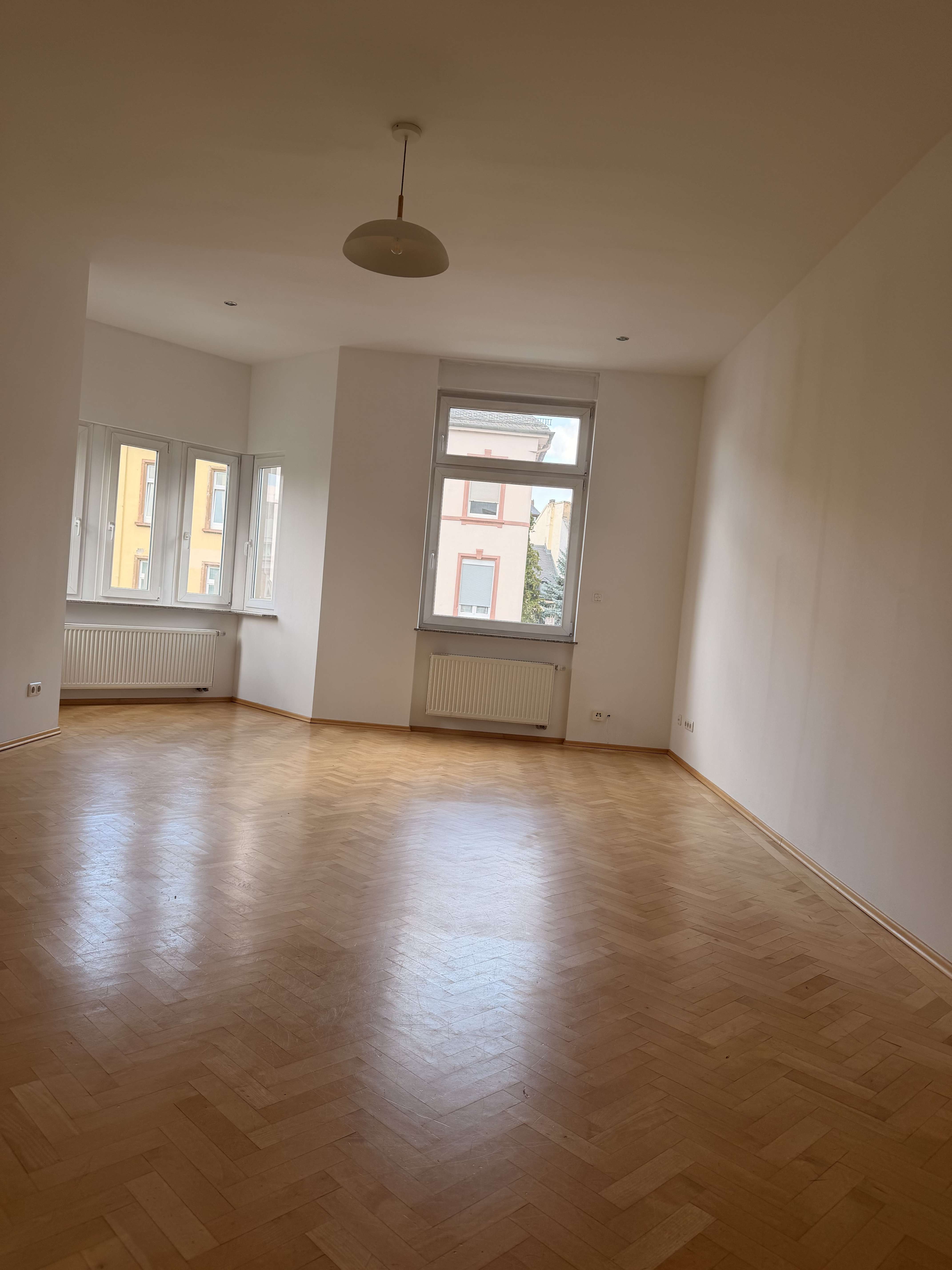 Thumbnail-Wohnung zum Mieten in Frankfurt 2.400,00 € 119 m²