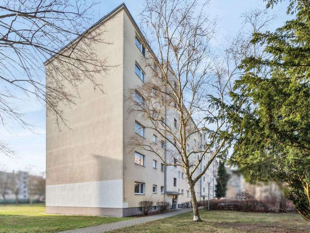 Thumbnail-Wohnung zum Kaufen in Berlin 139.000,00 € 65.99 m²