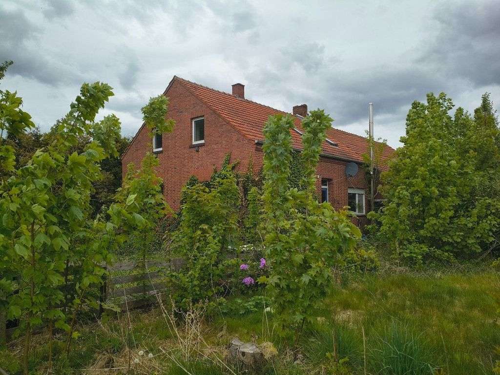 Thumbnail-Haus zum Kaufen in Rhede 44.000,00 € 167 m²