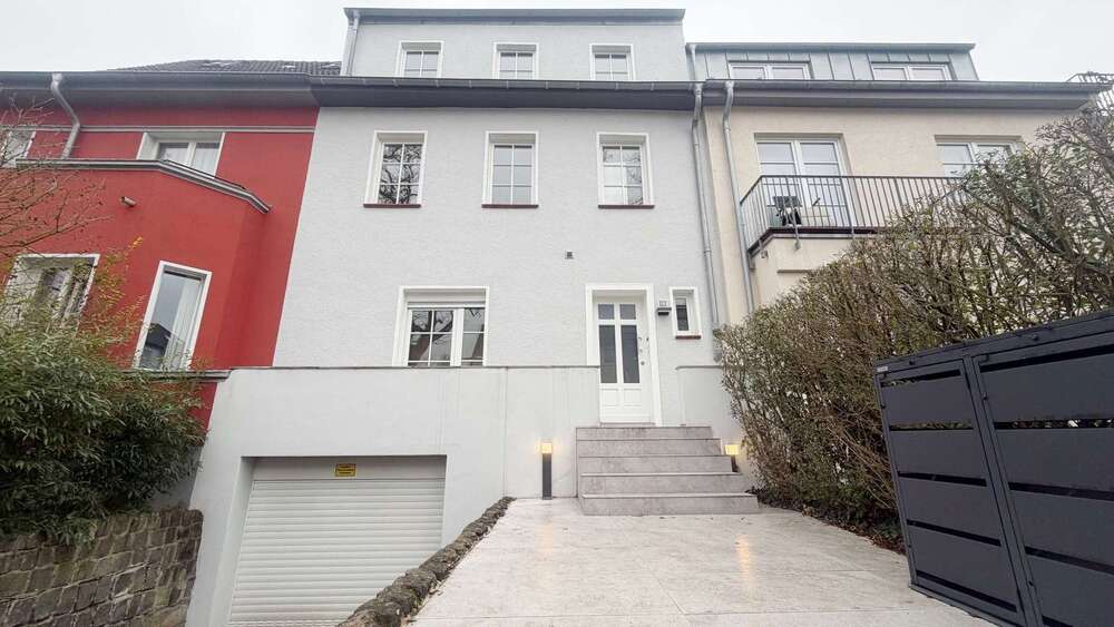 Thumbnail-Haus zum Kaufen in Köln 1.690.000,00 € 196 m²