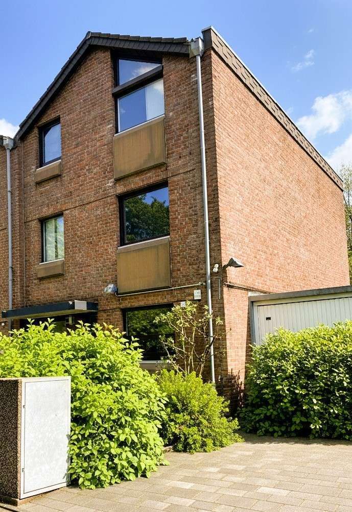 Thumbnail-Haus zum Kaufen in Düsseldorf 953.000,00 € 180 m²