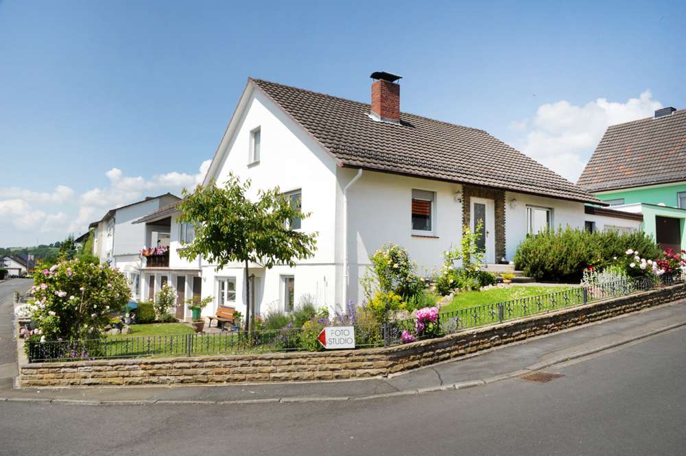 Thumbnail-Wohnung zum Mieten in Bad Hersfeld Kathus 1.250,00 € 150 m²