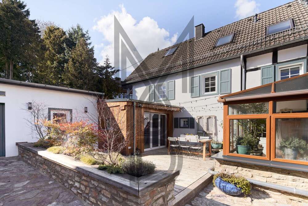 Thumbnail-Haus zum Kaufen in Blankenheim 450.000,00 € 270 m²