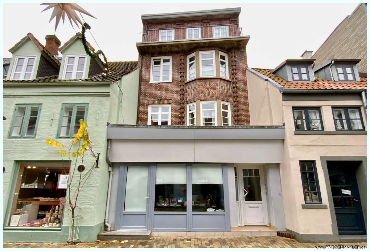 Thumbnail-Haus zum Kaufen in Husum 450.000,00 € 251.73 m²