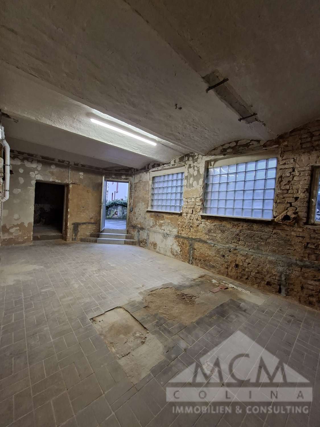 Thumbnail-Halle in Frankfurt am Main 500,00 € 10 m²