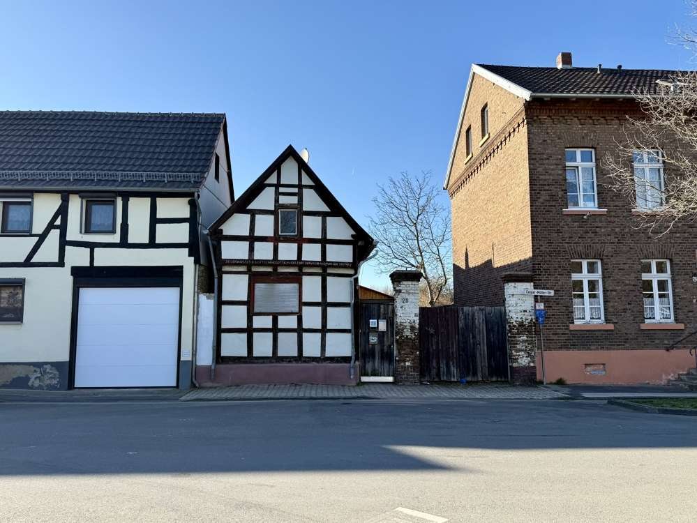 Thumbnail-Haus zum Kaufen in Euskirchen Roitzheim 179.900,00 € 191 m²