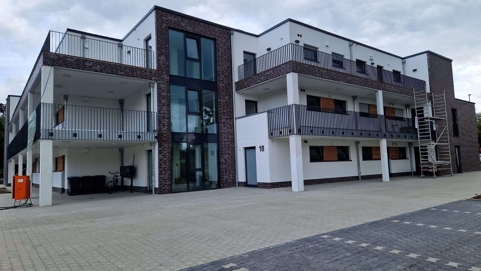 Thumbnail-Wohnung zum Mieten in Zetel 991,00 € 90.48 m²