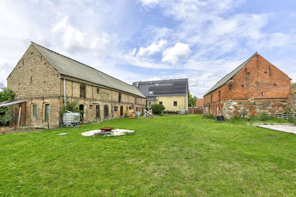 Thumbnail-Haus zum Kaufen in Großwoltersdorf 385.000,00 € 300 m²