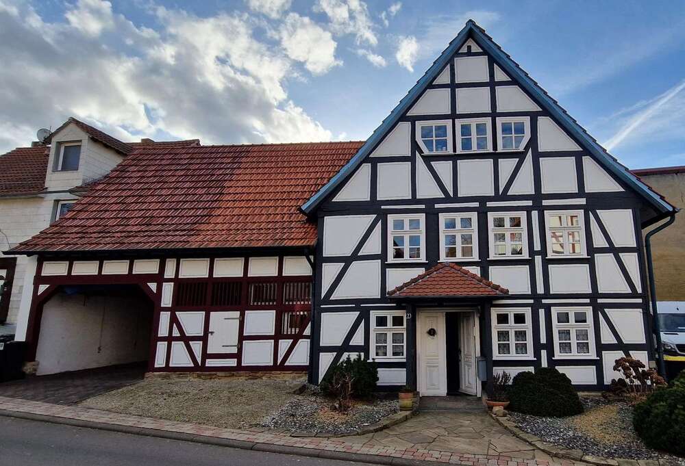 Thumbnail-Haus zum Kaufen in Immenhausen 299.000,00 € 260 m²