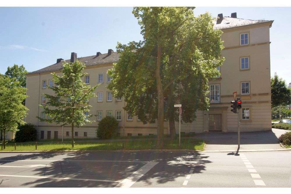 Thumbnail-Wohnung zum Mieten in Plauen 402,11 € 75.16 m²