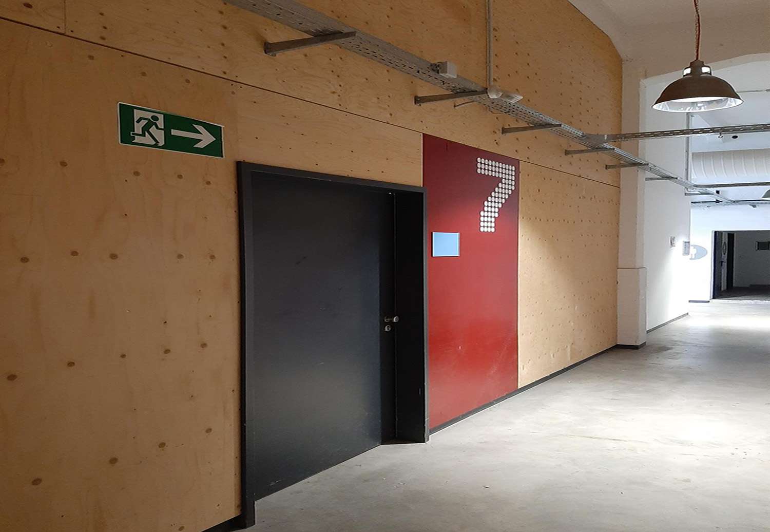 Thumbnail-Halle in München 1.288,00 € 50.24 m²