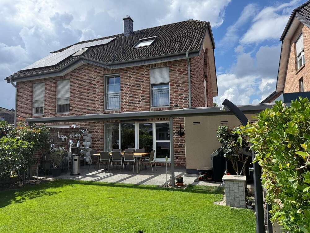 Thumbnail-Haus zum Kaufen in Duisburg - Rheinhausen 585.000,00 € 145.42 m²