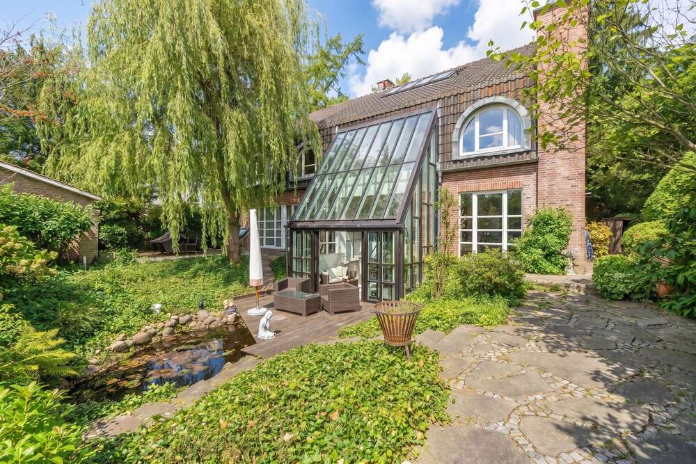 Thumbnail-Haus zum Kaufen in Düsseldorf - Kalkum 2.100.000,00 € 255 m²