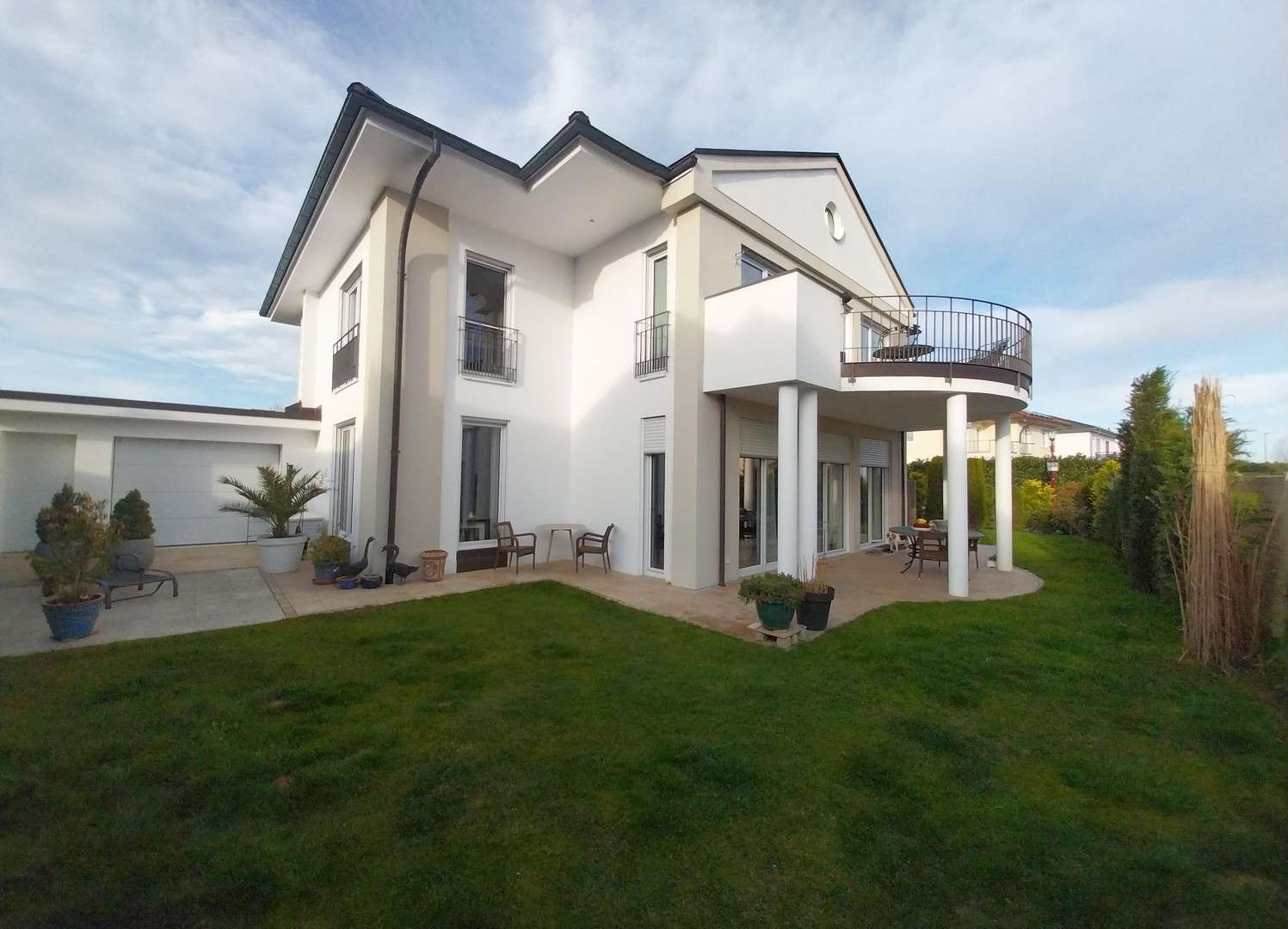 Thumbnail-Haus zum Kaufen in Bellenberg 1.290.000,00 € 230 m²