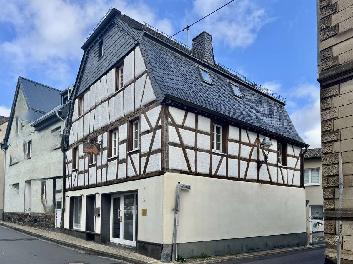 Thumbnail-Haus zum Kaufen in Kempenich 450.000,00 € 334 m²