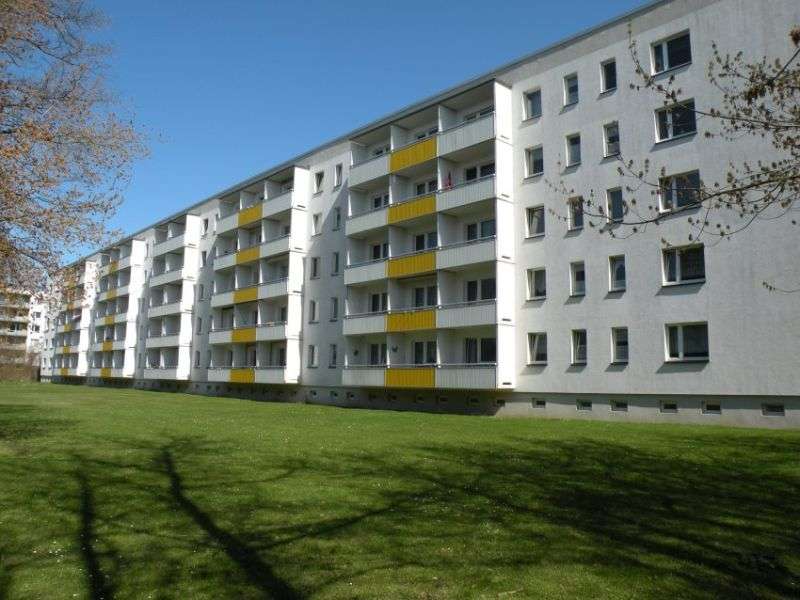 Thumbnail-Wohnung zum Mieten in Stralsund 348,17 € 50.46 m²