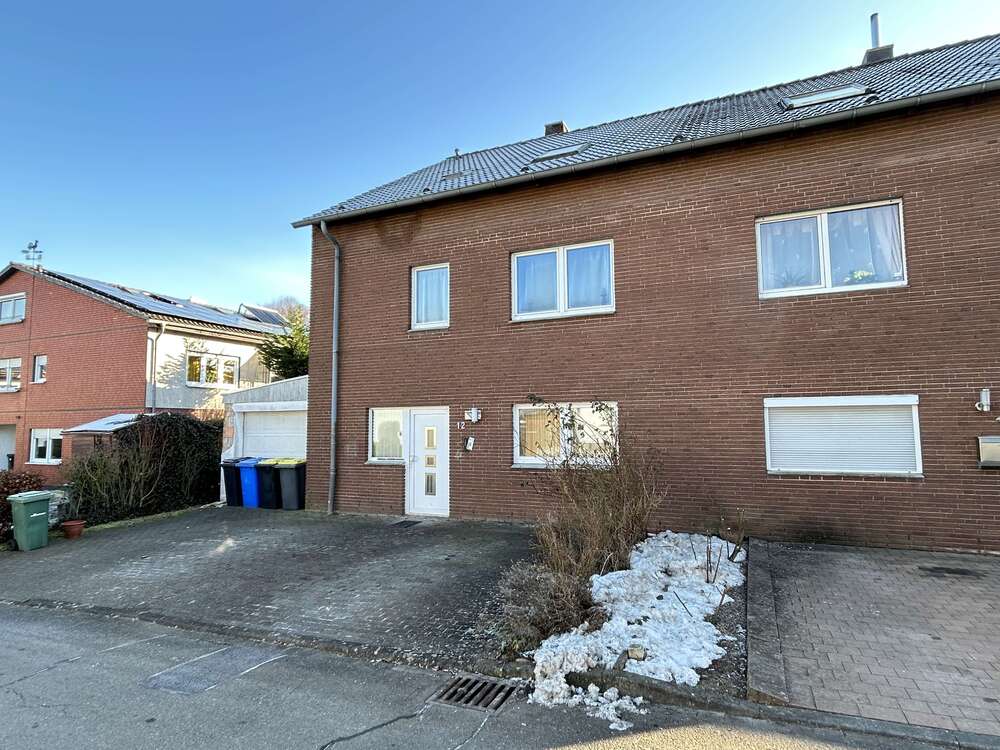 Thumbnail-Haus zum Kaufen in Nordrhein-Westfalen - Warburg 175.000,00 € 162 m²