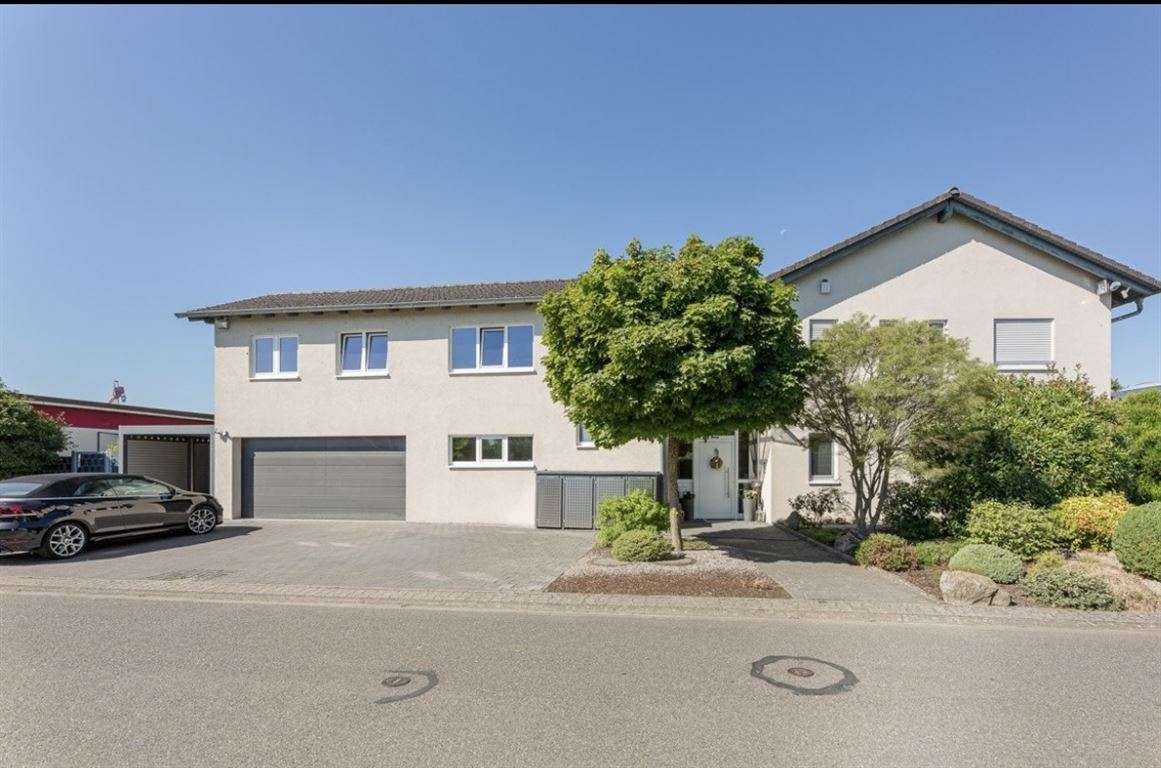 Thumbnail-Haus zum Kaufen in Steinmauern 1.110.000,00 € 242.62 m²