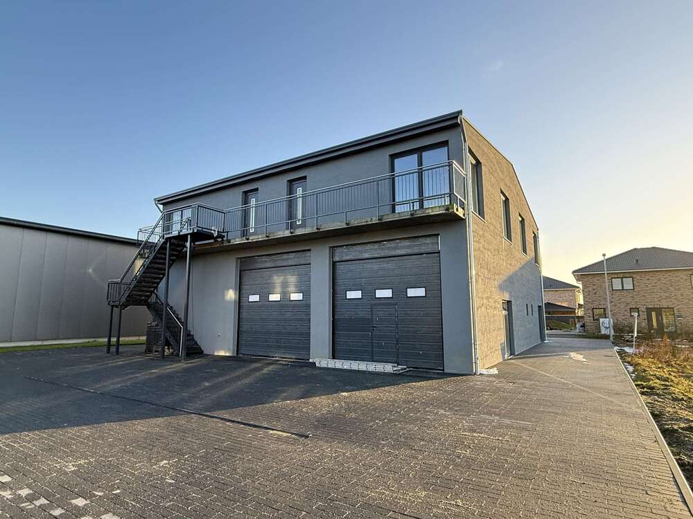 Thumbnail-Halle in Kölln-Reisiek 2.800,00 € 225.71 m²