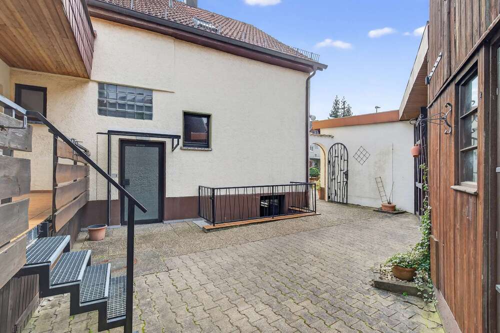 Thumbnail-Haus zum Kaufen in Neuhausen 384.000,00 € 192 m²