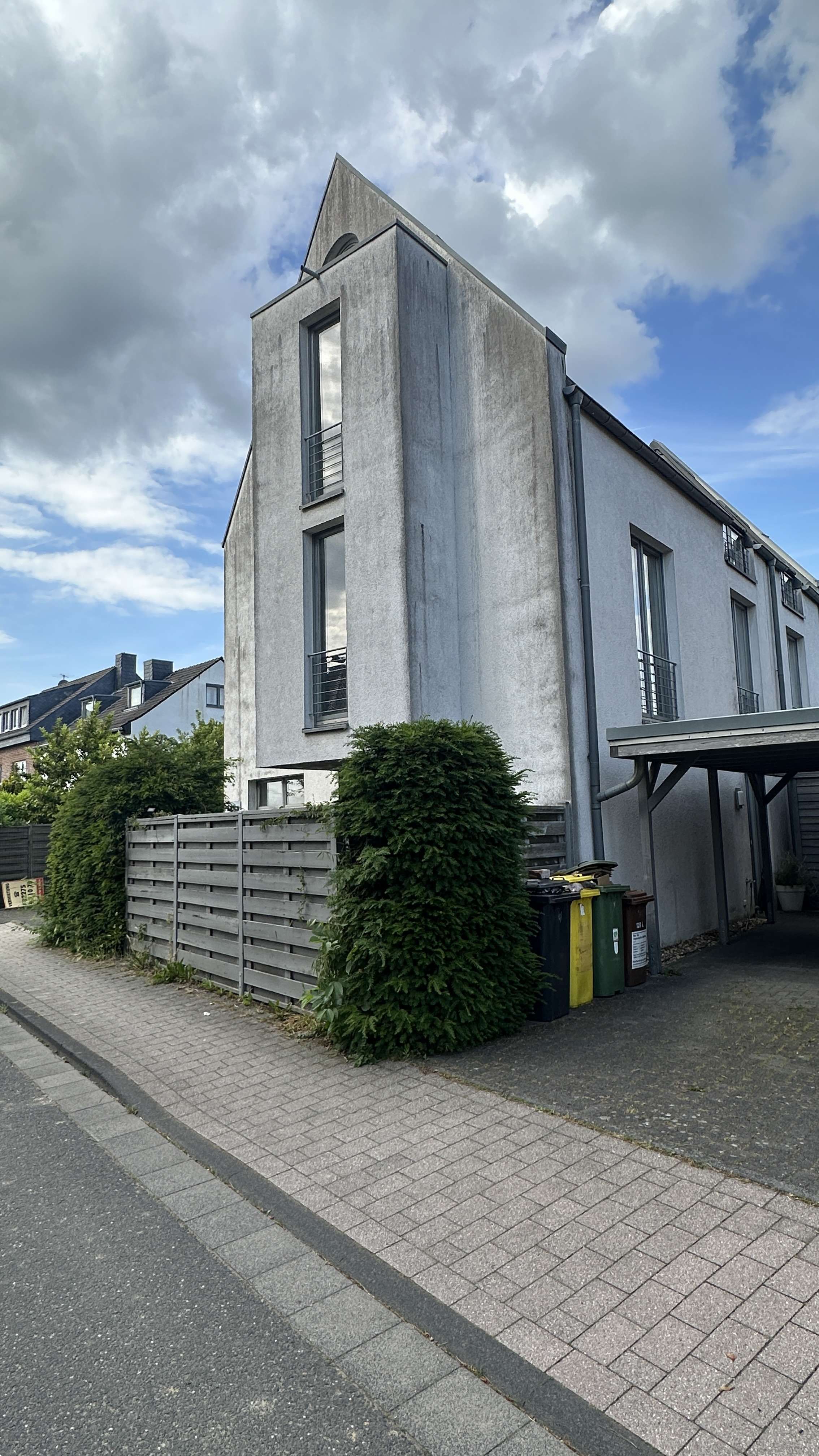 Thumbnail-Haus zum Mieten in Tönisvorst 1.300,00 € 141 m²