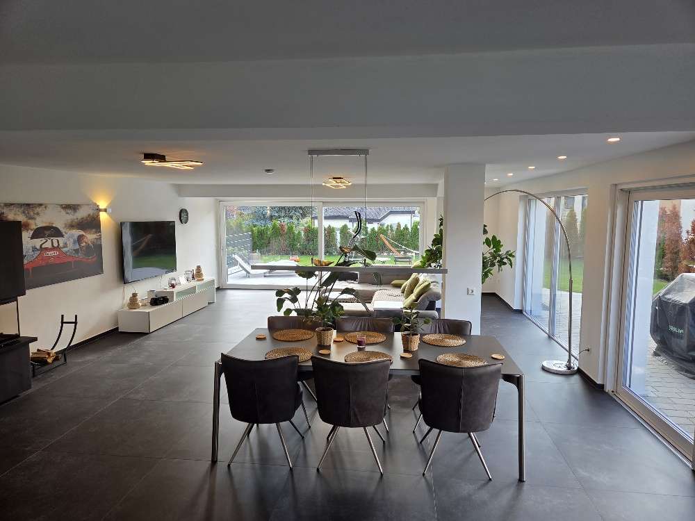 Thumbnail-Haus zum Kaufen in Korntal-Münchingen 1.395.000,00 € 222 m²