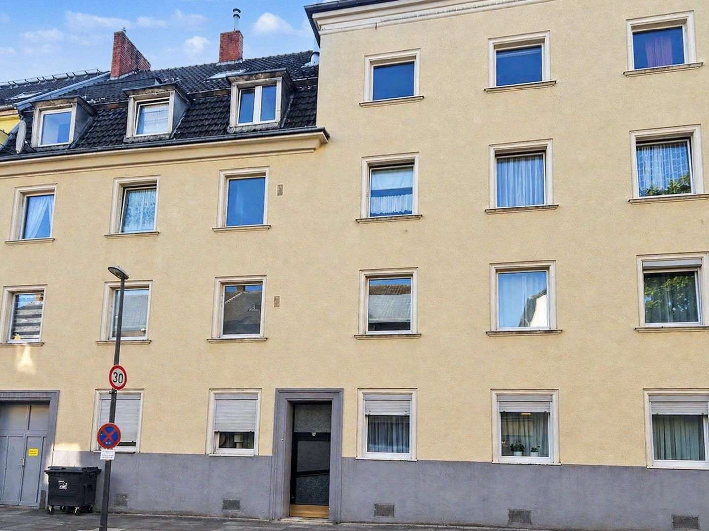 Thumbnail-Wohnung zum Kaufen in Köln 115.000,00 € 61.44 m²
