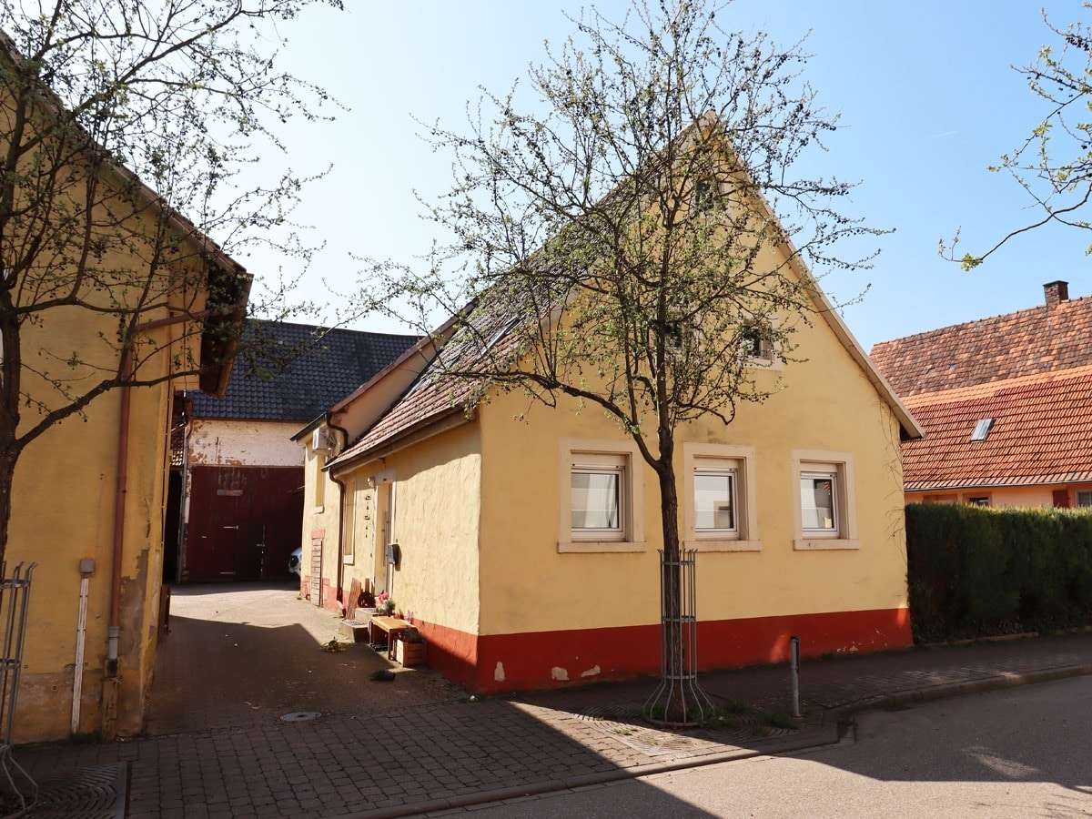 Thumbnail-Haus zum Kaufen in Bruchsal 375.000,00 € 123.85 m²