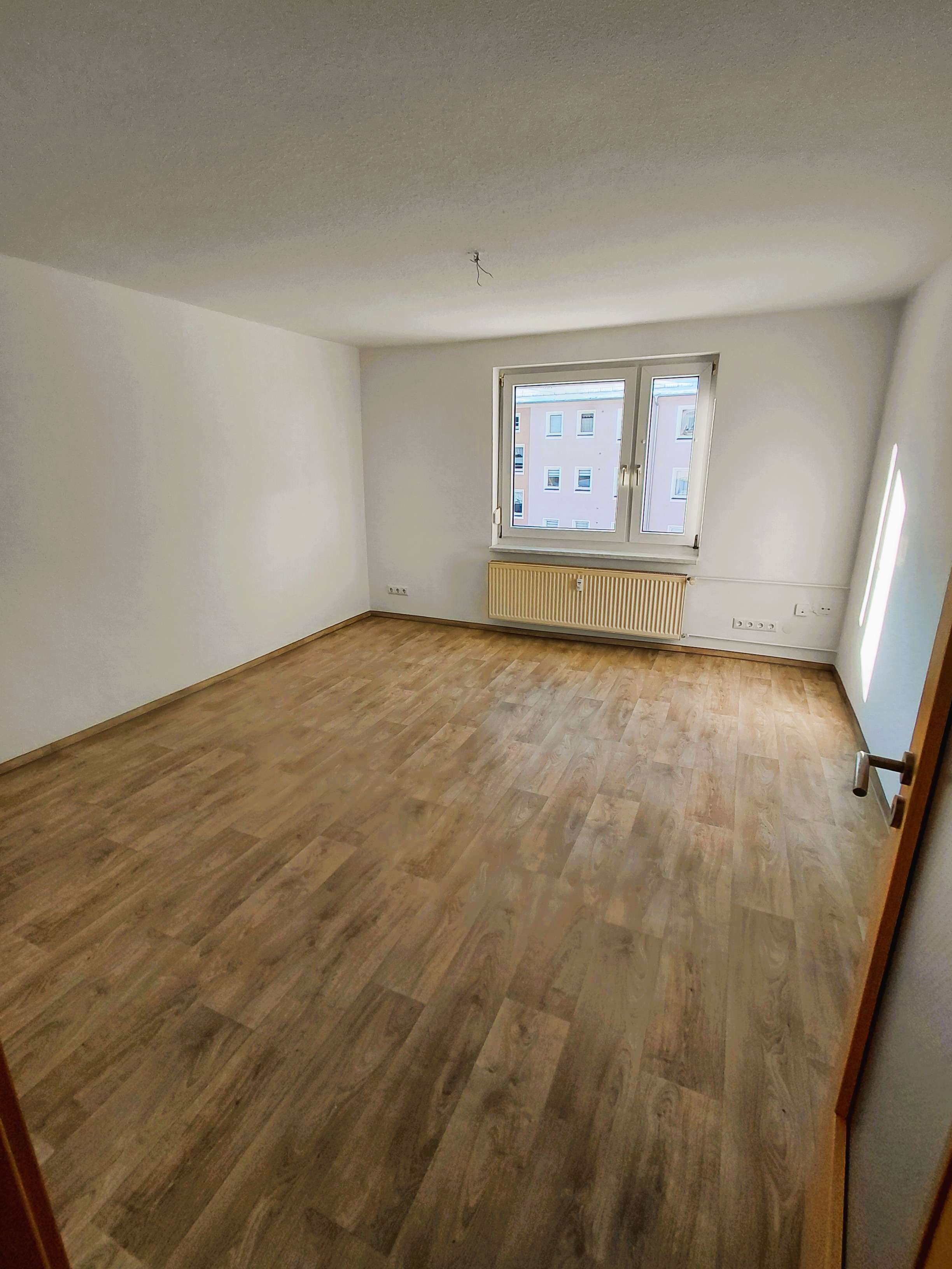 Thumbnail-Wohnung zum Mieten in HirschbergSaale in Thüringen 362,80 € 50.4 m²