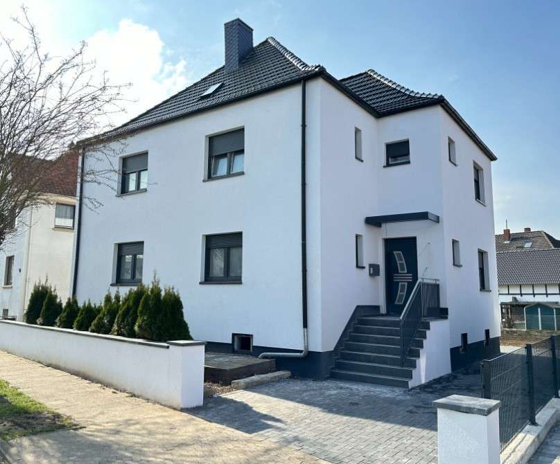 Thumbnail-Haus zum Kaufen in Gronau (Leine) 330.000,00 € 165 m²