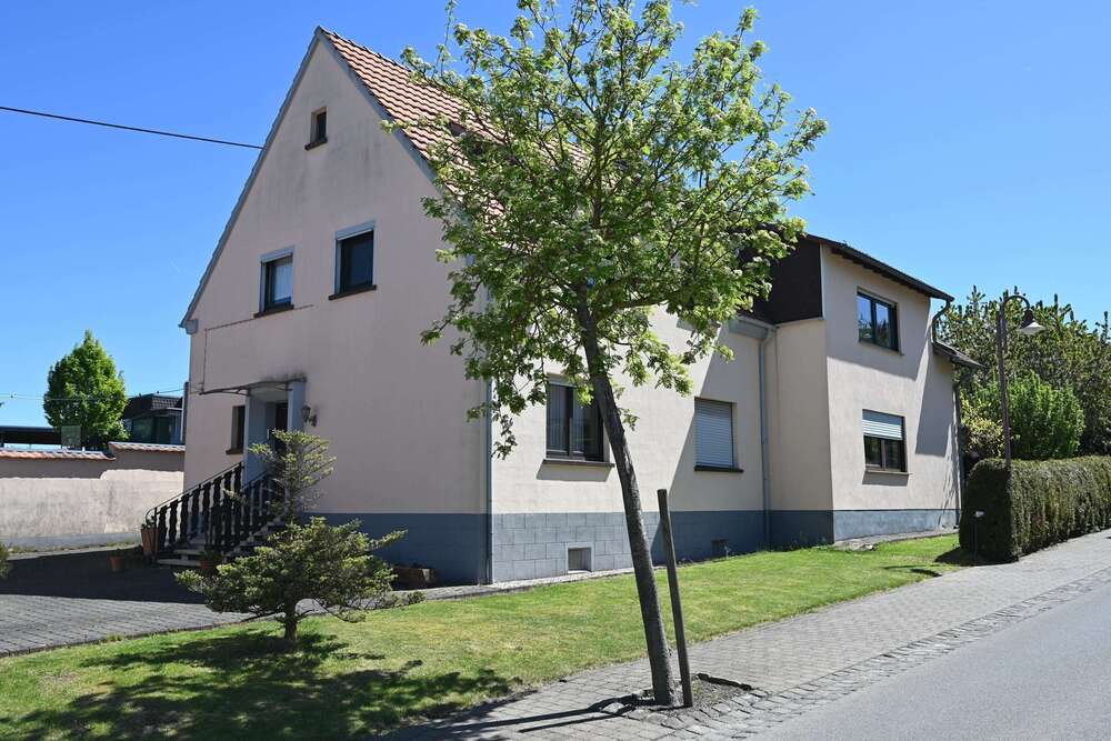 Thumbnail-Haus zum Kaufen in Naunheim 330.000,00 € 240 m²