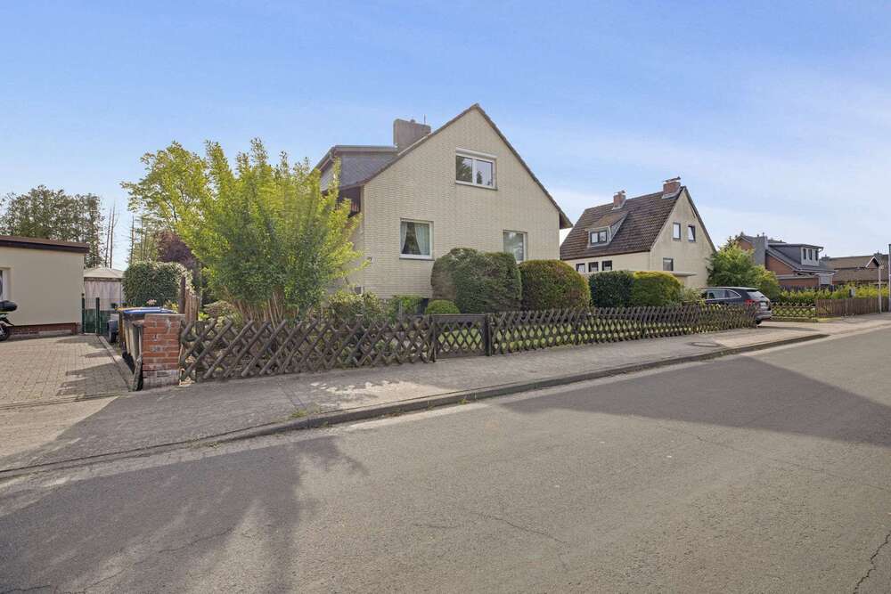 Thumbnail-Haus zum Kaufen in Hambühren 287.000,00 € 158 m²