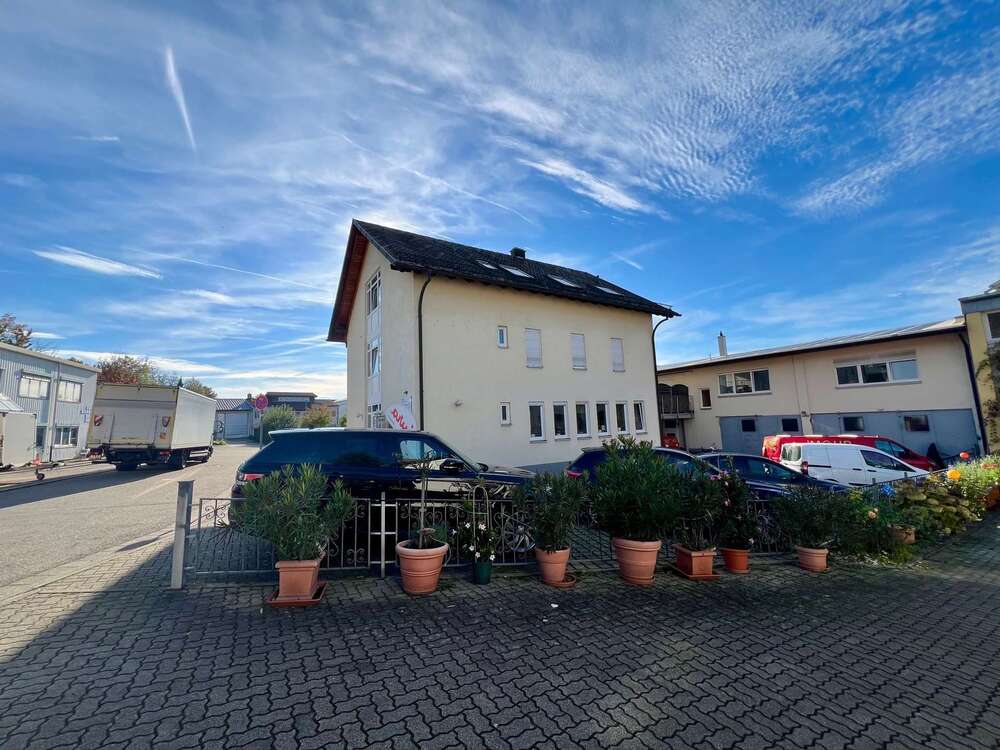 Thumbnail-Haus zum Kaufen in Freiburg im Breisgau 2.450.000,00 € 660.71 m²